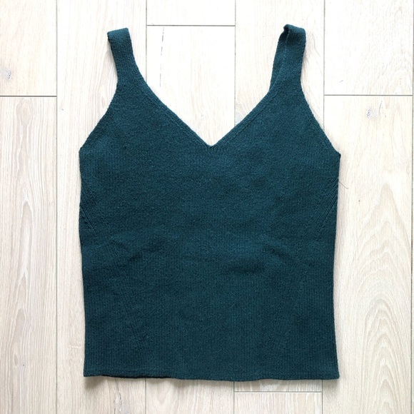 Old Navy Knitted Tank Top in Emerald Green Size Medium Petite - Picture 1 of 7